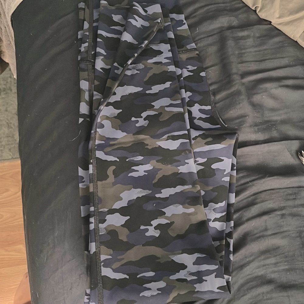 Aerie blue camo leggings